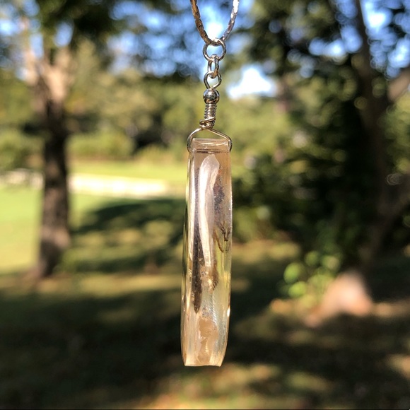 Handmade UV Resin Moth / Flower Necklace - Picture 8 of 16